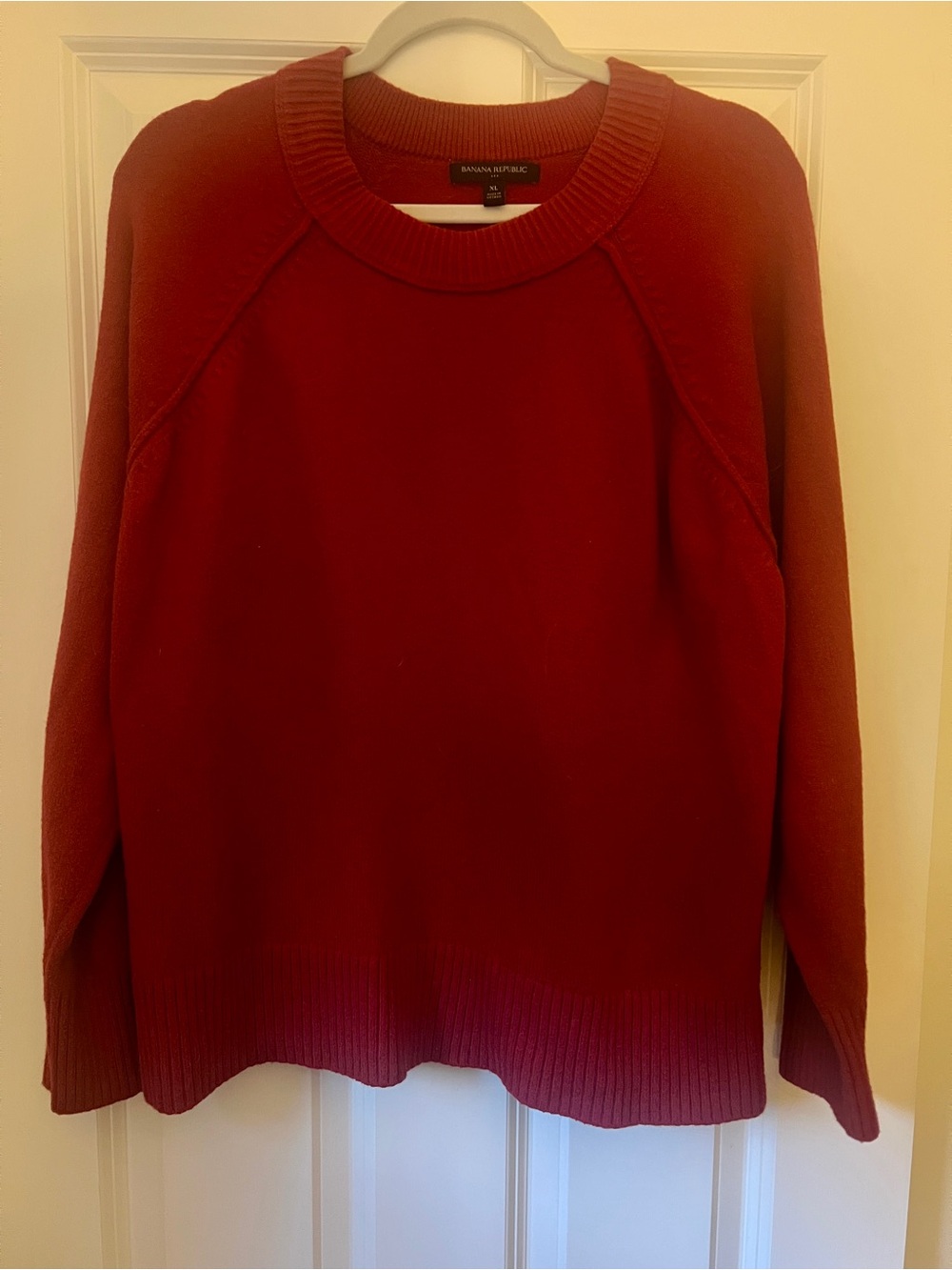 Banana Republic Women's Crewneck Sweater - Burgundy Red